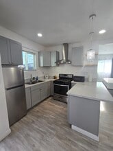 1943 Claudina Ave, Unit Claudina in Los Angeles, CA - Foto de edificio - Building Photo