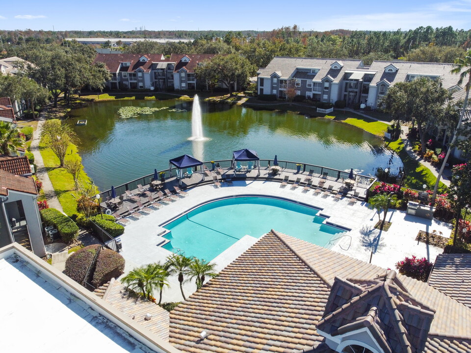 Pine Harbour in Orlando, FL - Building Photo