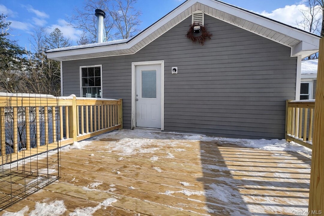 3 Walnut E Trl in Mamakating, NY - Building Photo