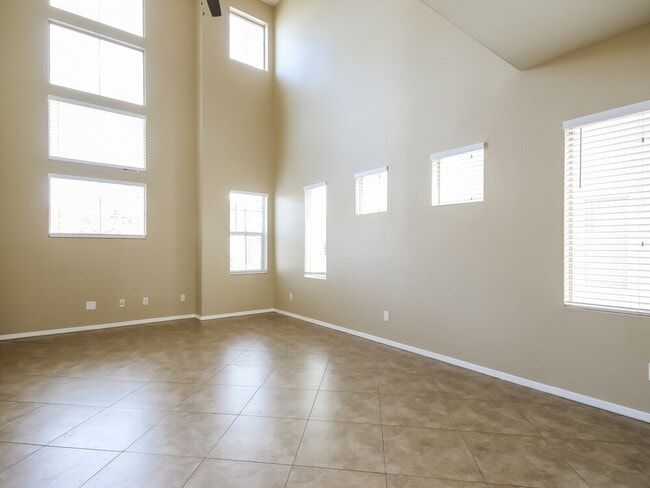 120 E Calle Del Rondador in Sahuarita, AZ - Building Photo - Building Photo