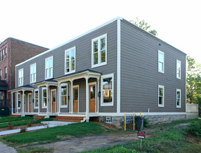 658 4th St E in St. Paul, MN - Building Photo - Building Photo