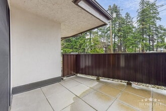 15020 North Bluff Rd in White Rock, BC - Building Photo - Building Photo