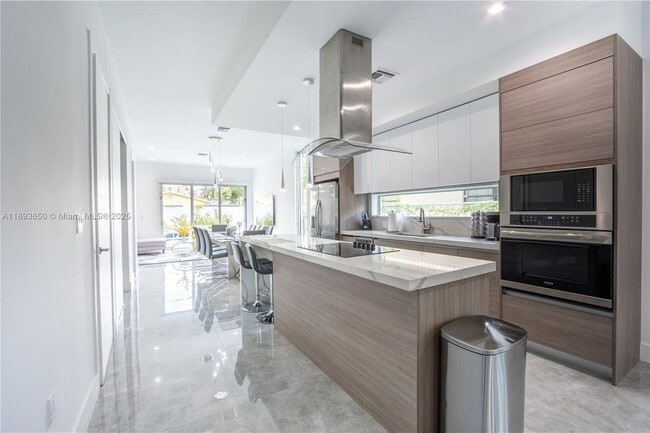 property at 3461 SW 25th St
