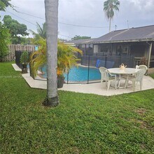 11461 NW 45th Pl in Sunrise, FL - Building Photo - Building Photo