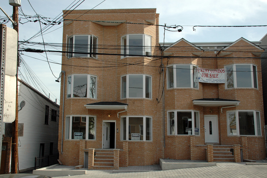 100 Leonard St in Jersey City, NJ - Foto de edificio