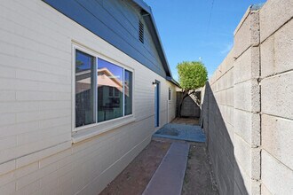 7031 E Loma Land Dr in Scottsdale, AZ - Building Photo - Building Photo