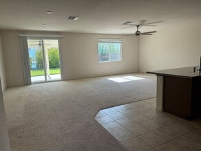 9097 Royal Gorge Loop in Roseville, CA - Building Photo - Building Photo