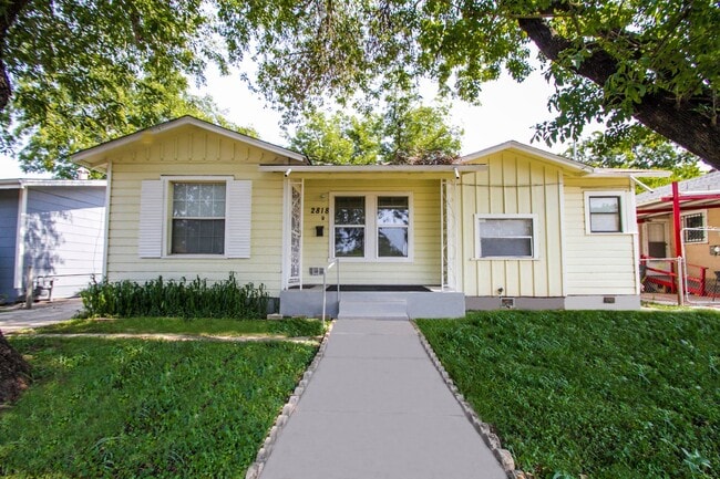 property at 2818 E Houston St
