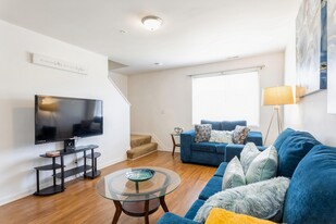 Pangea Oaks in Baltimore, MD - Building Photo