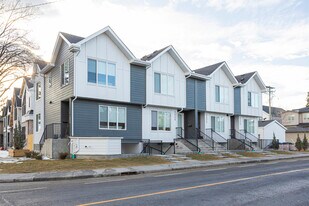 2049 43 Av SW in Calgary, AB - Building Photo