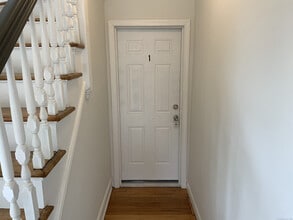 9 Sherman Ave in East Hartford, CT - Building Photo - Building Photo