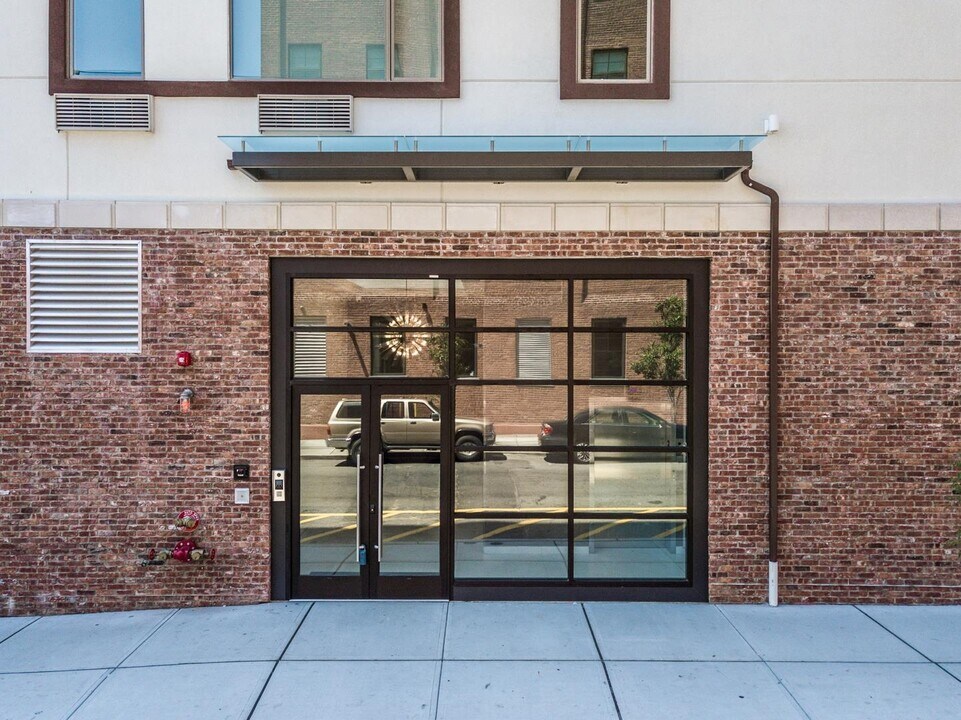 6122 Hudson Ave in West New York, NJ - Foto de edificio