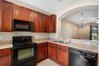 6967 Towering Spruce Dr in Riverview, FL - Building Photo - Building Photo