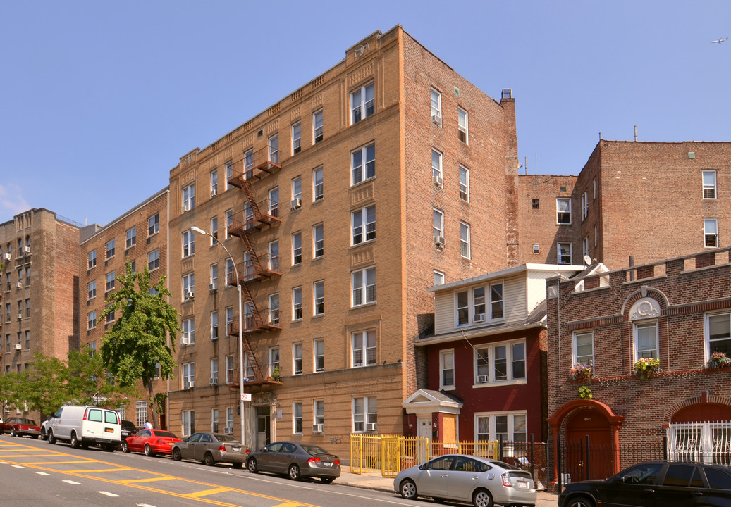 1630 Macombs Rd in Bronx, NY - Foto de edificio