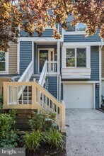 1605 Oak Spring Way in Reston, VA - Building Photo - Building Photo