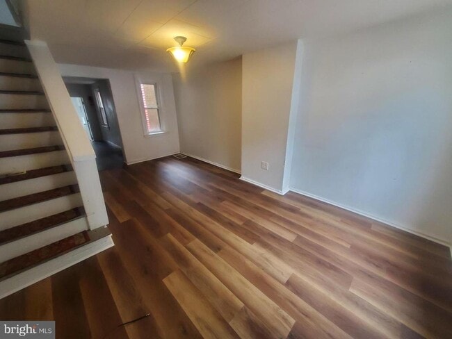 property at 404 S 9th St