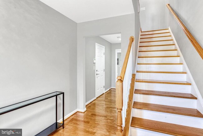 8261 Heritage Crossing Ct in Manassas, VA - Foto de edificio - Building Photo