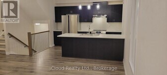 318 Catsfoot Walk in Ottawa, ON - Building Photo