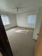 110 N Franklin St in Elk Point, SD - Building Photo - Building Photo