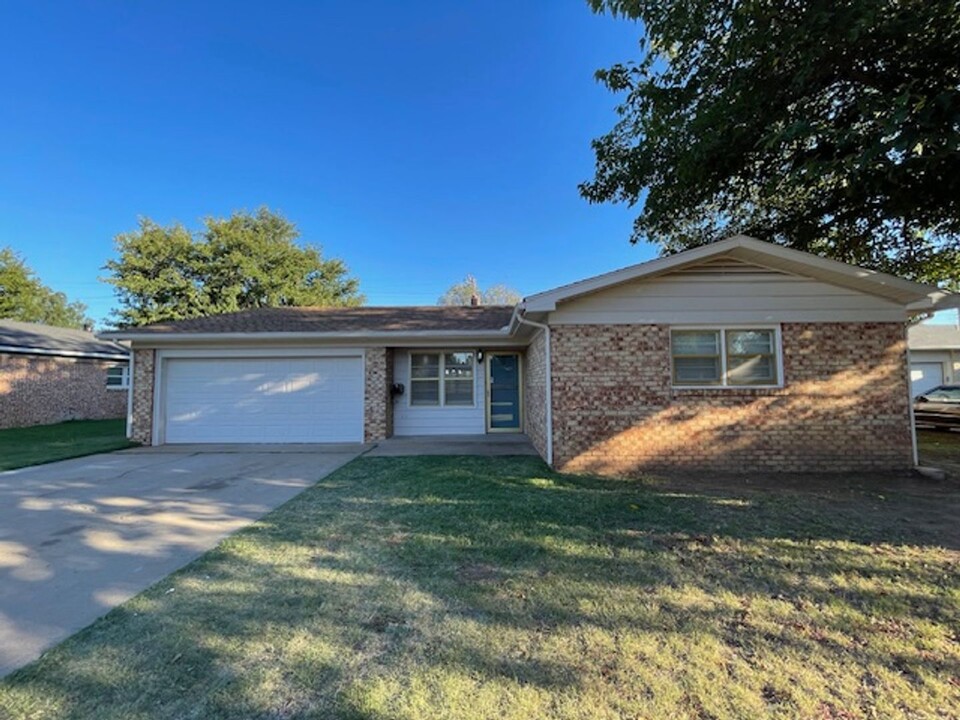 4210 52nd St in Lubbock, TX - Building Photo