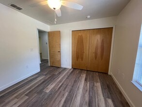 1427 N Paris St, Unit C in Bell, FL - Building Photo - Building Photo