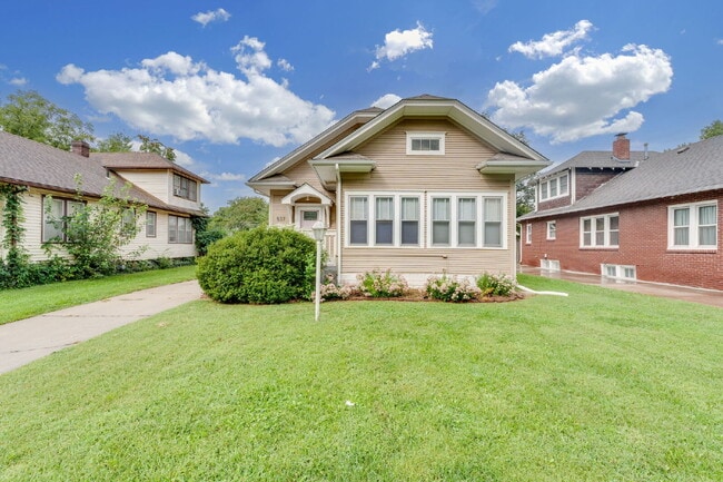 property at 537 N Crestway St