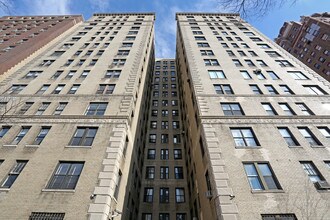 320 Riverside Dr in New York, NY - Foto de edificio - Building Photo