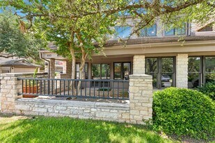 103 Birdie Dr in The Hills, TX - Building Photo