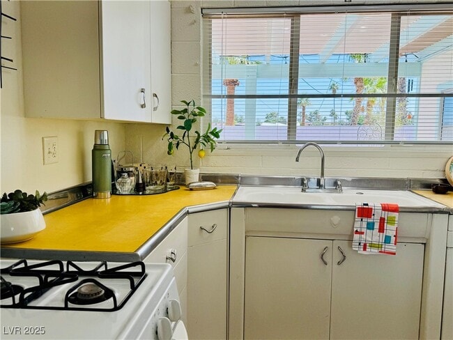 property at 1610 Exley Ave