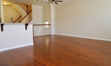 604 Lopez Ln in Morris Plains, NJ - Building Photo - Building Photo