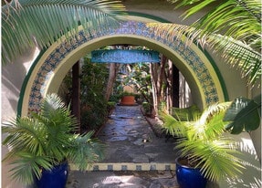 The Casa Rita in Los Angeles, CA - Building Photo