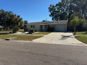 438 80th Ave N in St. Petersburg, FL - Building Photo - Building Photo