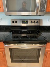 11202 NW 83rd St in Doral, FL - Foto de edificio - Building Photo