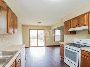 10173 Hawks Pointe Trl in Roscoe, IL - Building Photo - Building Photo