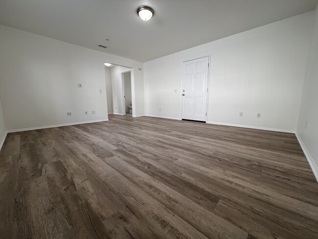 16510 La Salle Ave in Gardena, CA - Foto de edificio - Building Photo