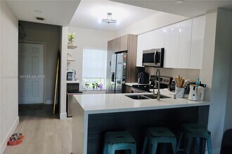 16755 Hemingway Dr in Weston, FL - Building Photo - Building Photo