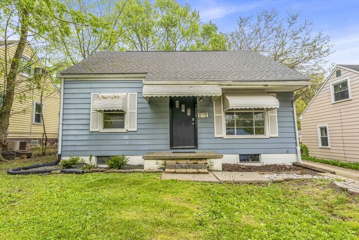 1171 Hilltop Dr in Akron, OH - Building Photo