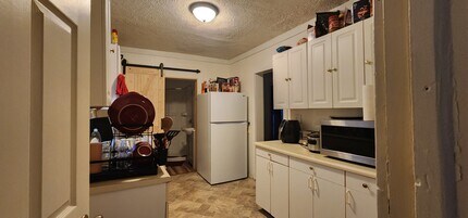 2123 Bird Dr in Erie, PA - Building Photo - Building Photo