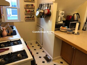 29 Corinthian Rd, Unit 1A in Somerville, MA - Building Photo - Building Photo