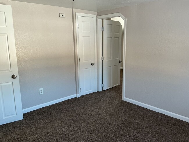 4555 W Fond du Lac Ave in Milwaukee, WI - Building Photo - Building Photo