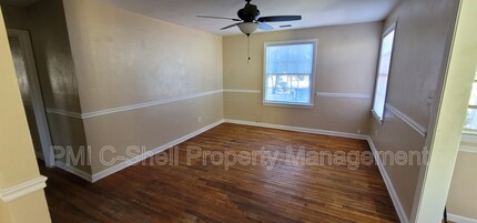 302 Rue Max St in Pensacola, FL - Building Photo - Building Photo