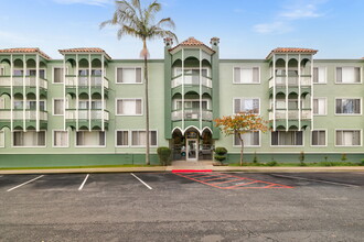 Westlake Apartments in Daly City, CA - Building Photo - Building Photo