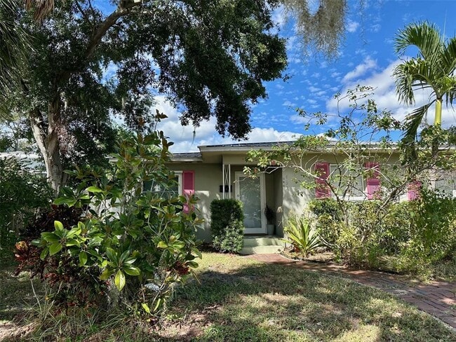property at 432 Woodlawn Ave
