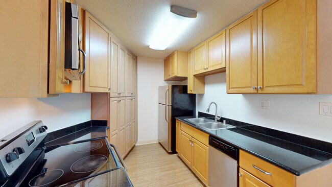 1821 Lincoln Ave-Unit -201 in San Rafael, CA - Foto de edificio - Building Photo