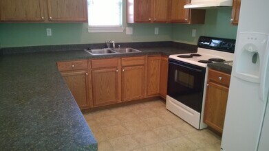 1093 Winding Oak Trl in Lexington, KY - Building Photo - Building Photo