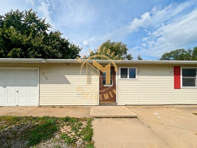 2138 County Rd Y in Oshkosh, WI - Foto de edificio - Building Photo