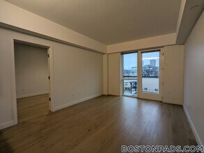 55 Brighton Ave, Unit 204 in Boston, MA - Building Photo - Building Photo