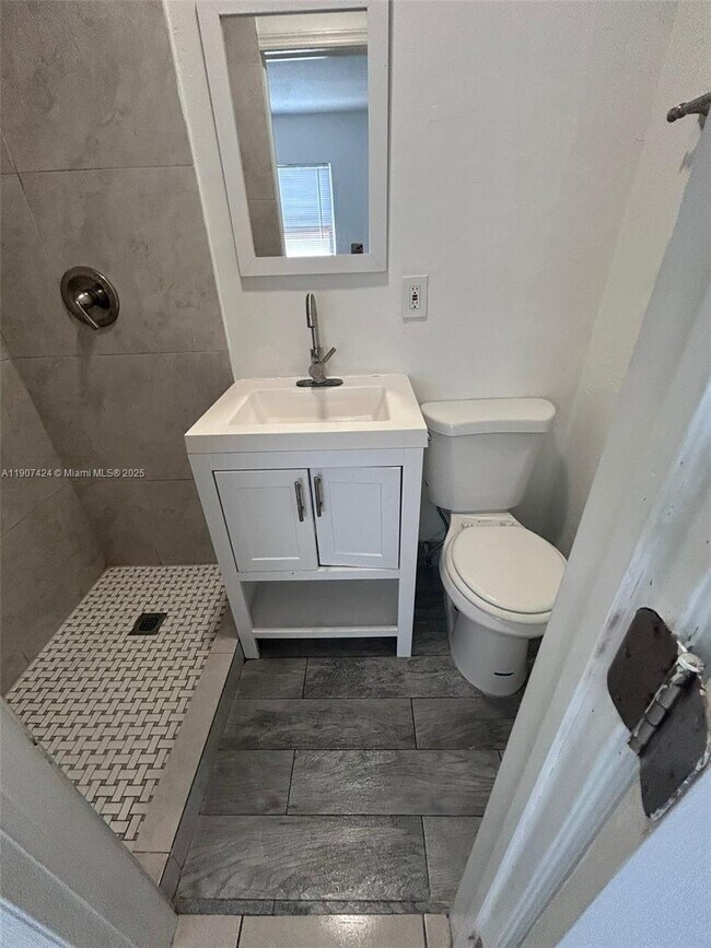 2780 NW 14th St in Fort Lauderdale, FL - Building Photo - Building Photo