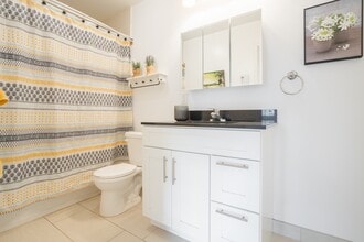 32-36 De L'aqueduc Rue in Varennes, QC - Building Photo - Building Photo