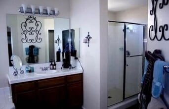 27955 Alta Vista Ave in Santa Clarita, CA - Building Photo - Building Photo